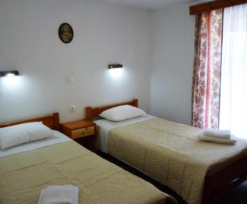 Cozy Apartments in Corfu Kerkyra in Affordable price next to the sea for families and couples in Agios Georgios Pagon